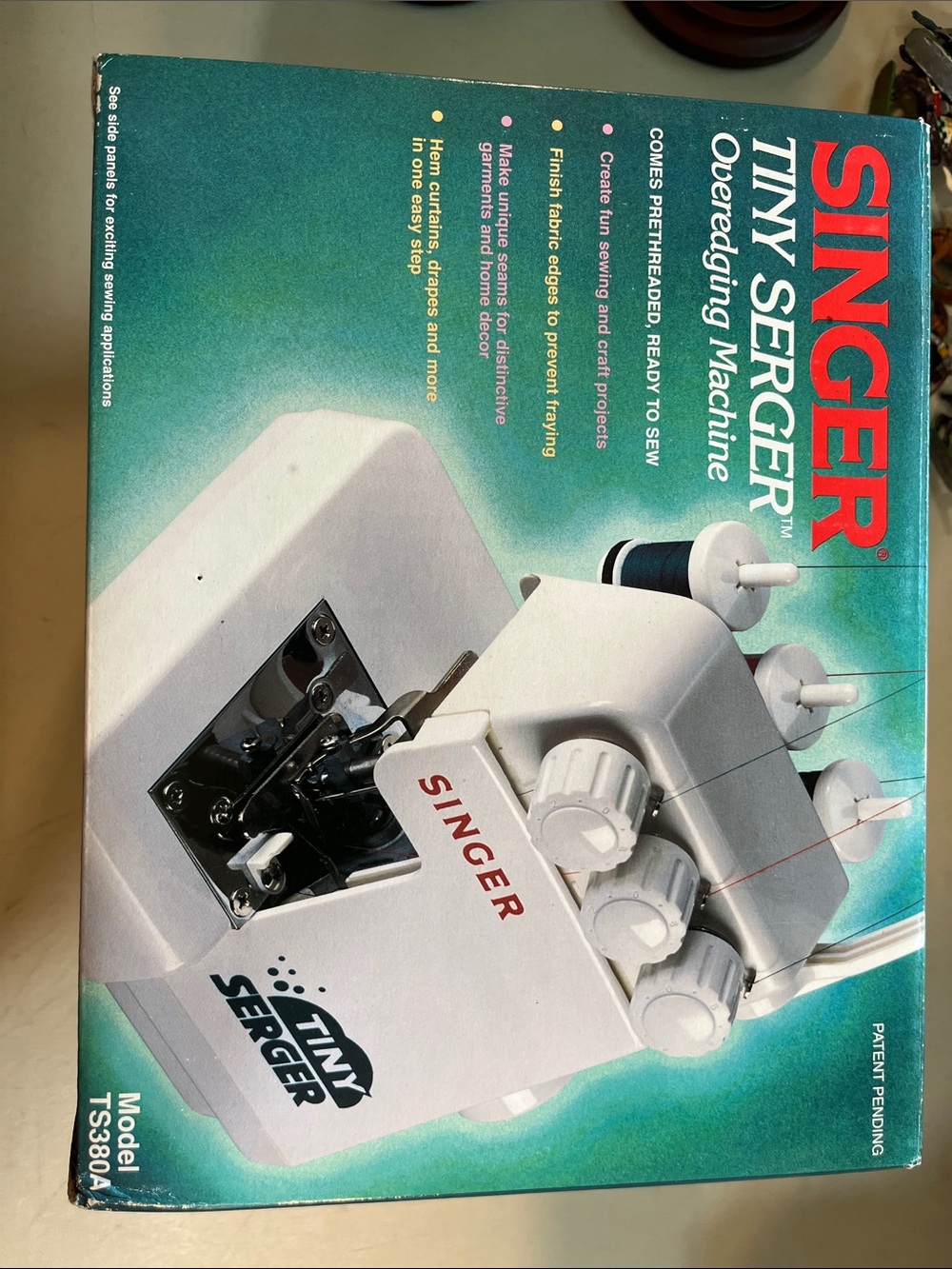 Singer Tiny Serger Overlocking Machine - White